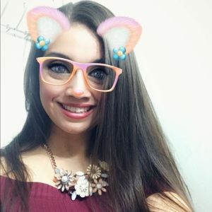 Meet your Posher, Elizabeth